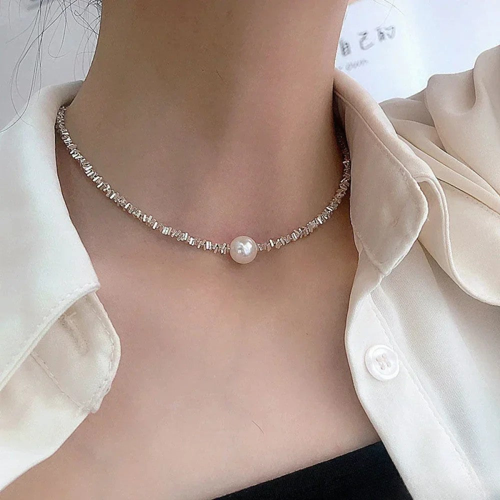 Stylish pearl necklace