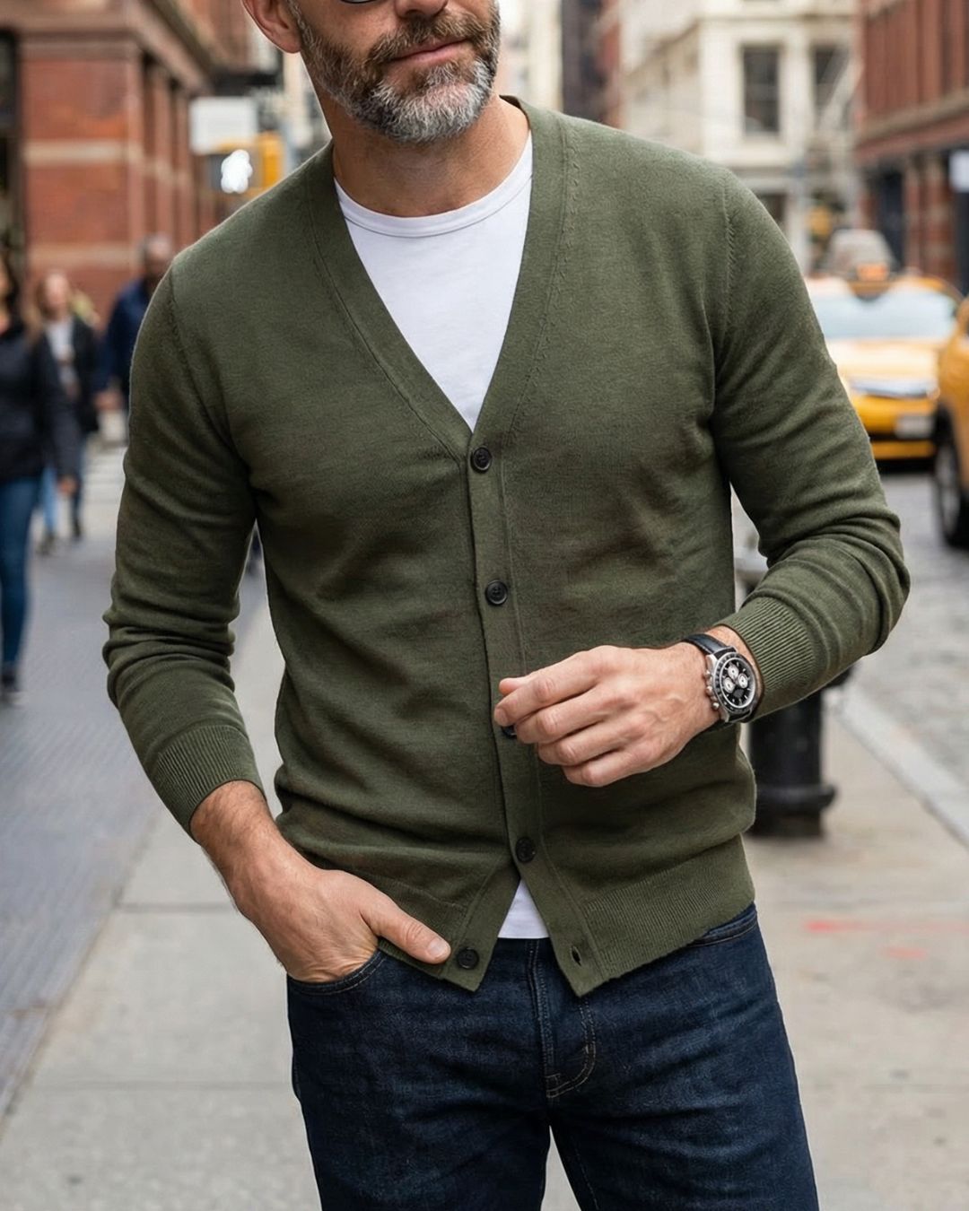 ARTHUR | CLASSIC V-NECK BUTTON-FRONT KNIT CARDIGAN