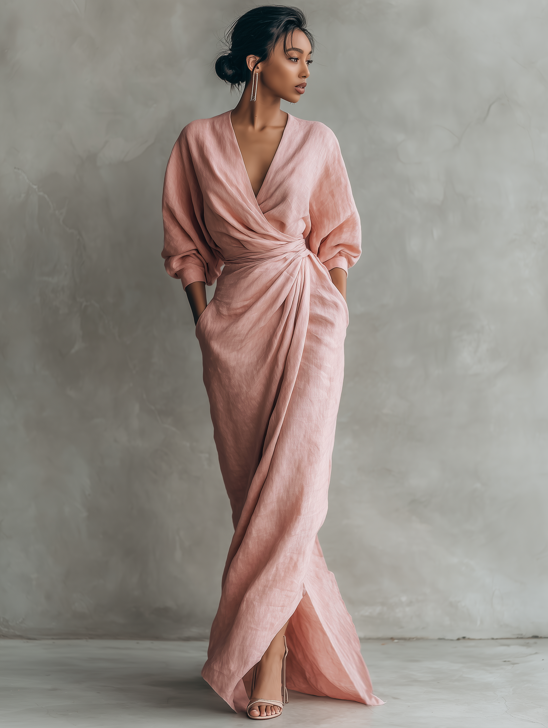 Pink minimalist maxikjole med V-udskæring i hør-blanding til kvinder