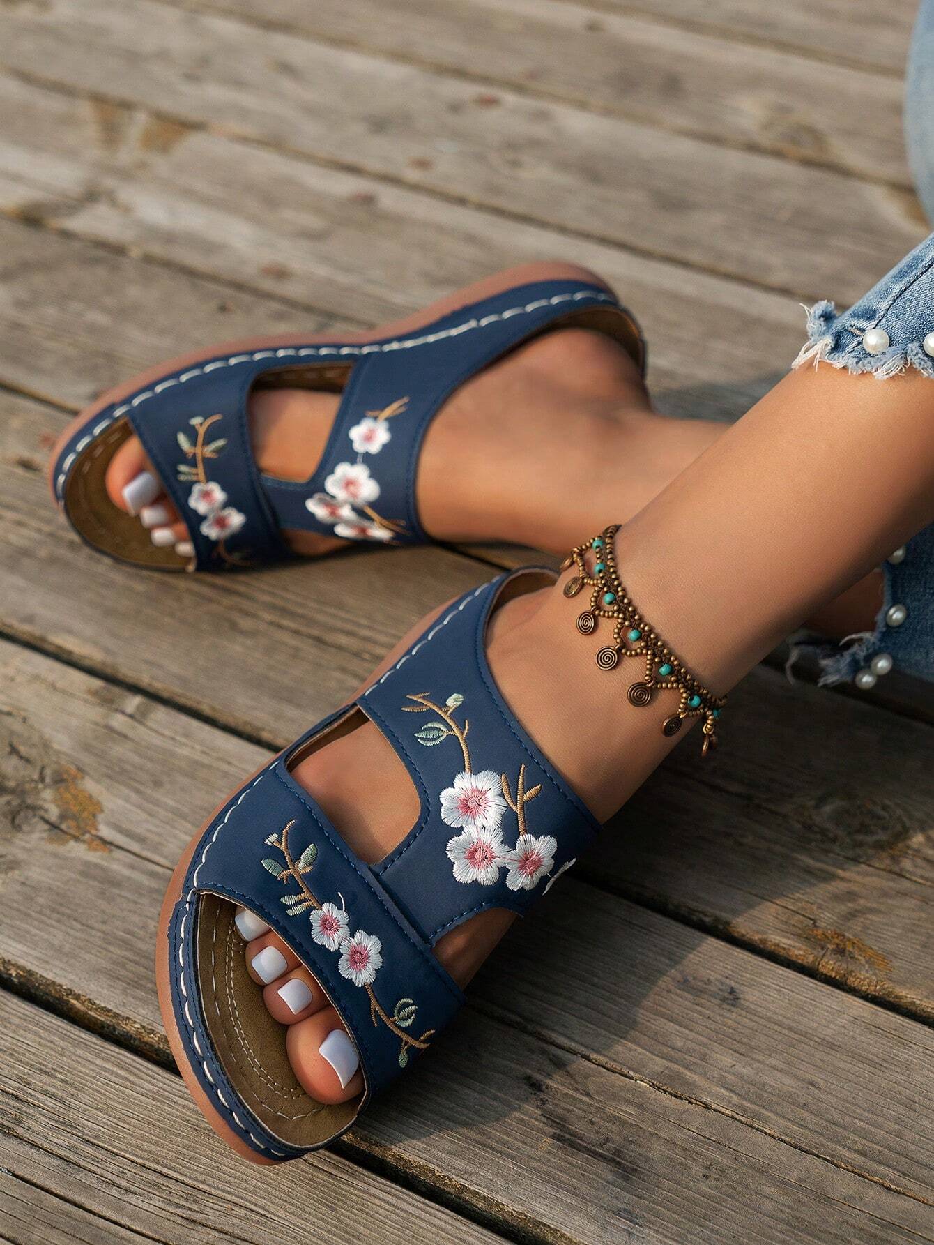 Onyx - Floral Platform Sandals
