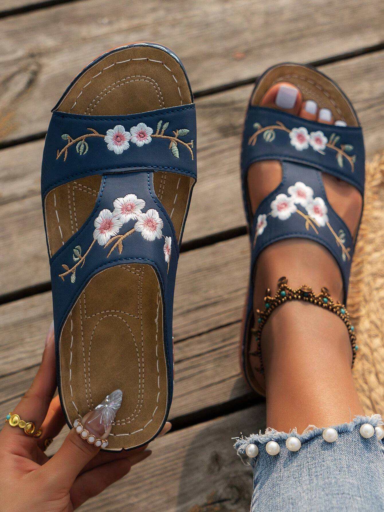 Onyx - Floral Platform Sandals