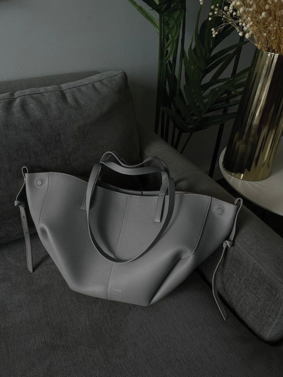 Enzira - Oversized Structured Leather Tote