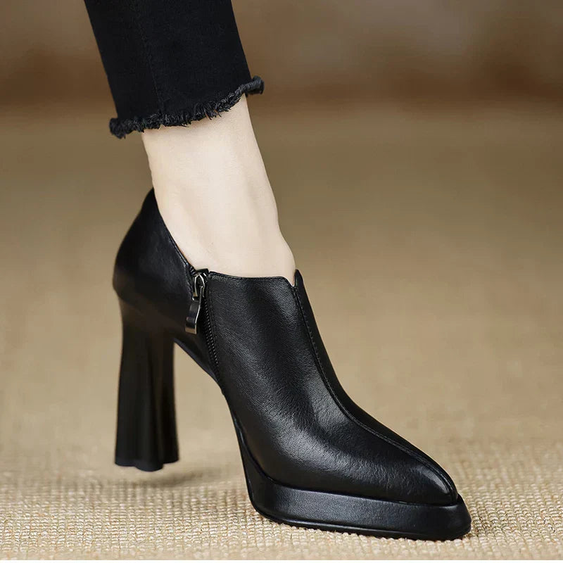 Carina - Stylish Pumps