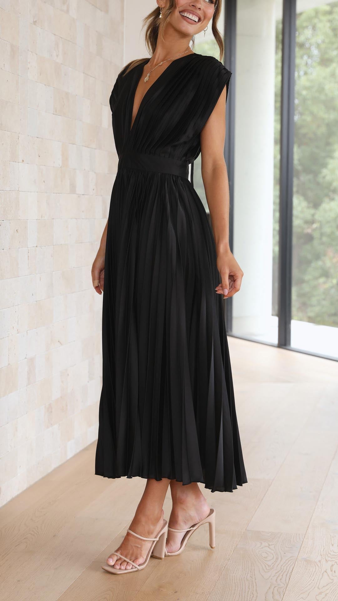 Pivelle - Pleated Maxi Dress