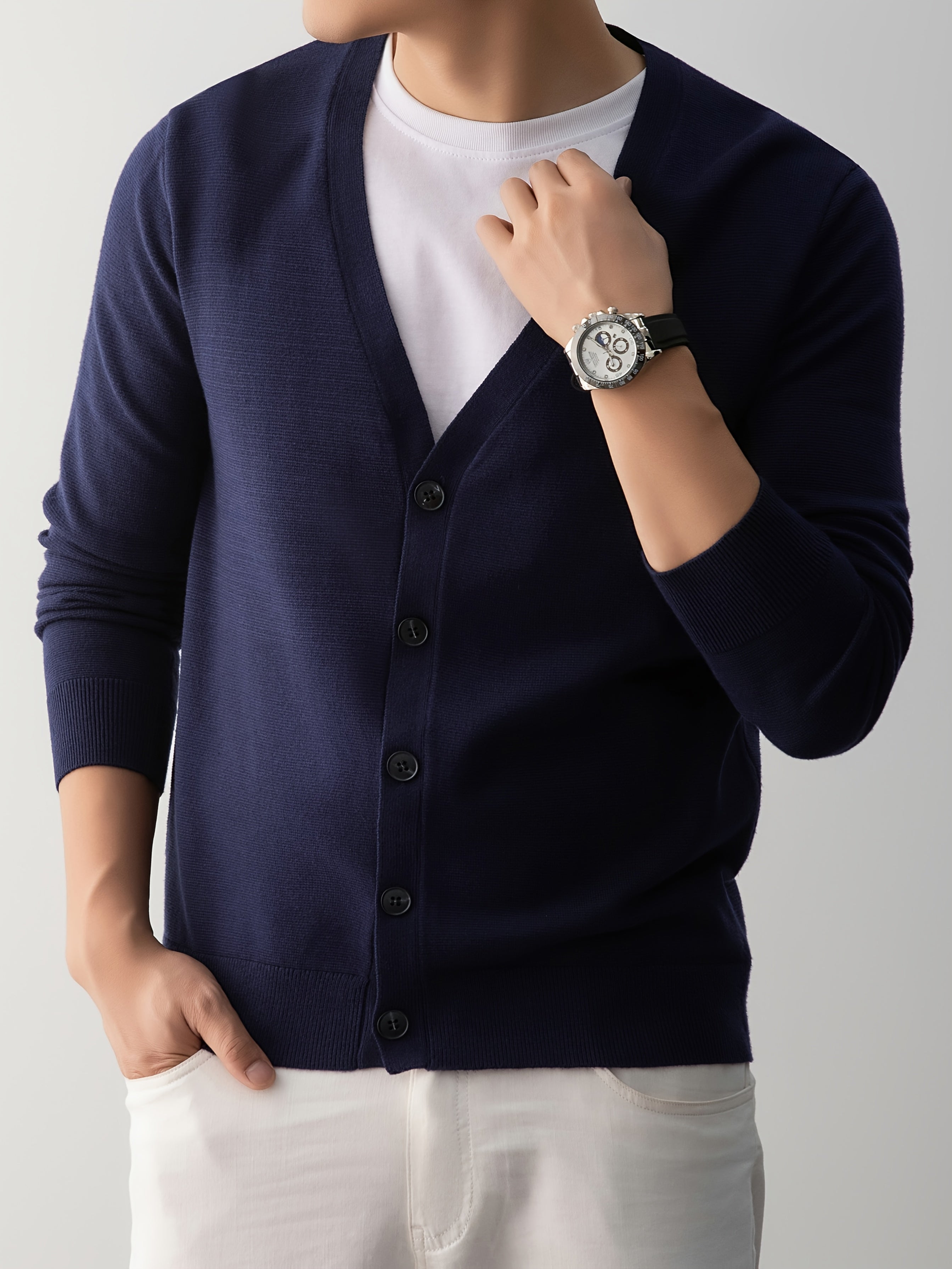 ARTHUR | CLASSIC V-NECK BUTTON-FRONT KNIT CARDIGAN