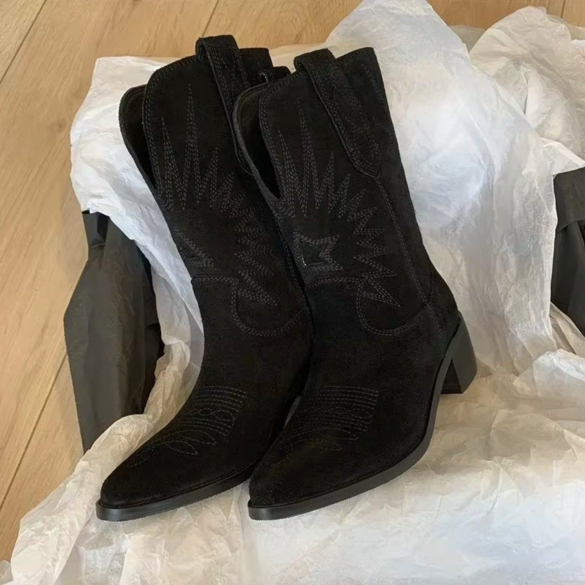 Estilosas Botas para Mujer Estilo-Vaquero Punta-Fina Bordadas