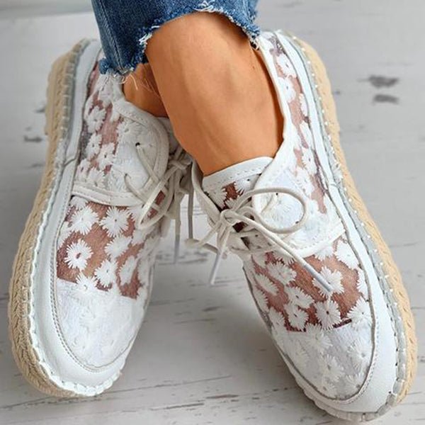 Hannah - Embroidered Lace Shoes