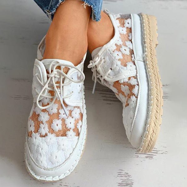Hannah - Embroidered Lace Shoes