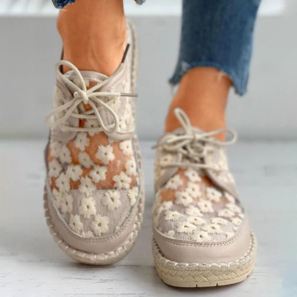 Hannah - Embroidered Lace Shoes