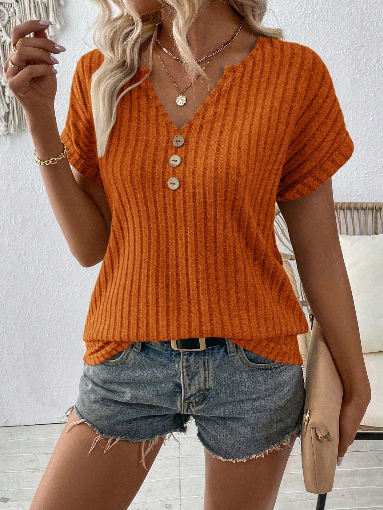 Nerita - Ribbed Buttoned Top