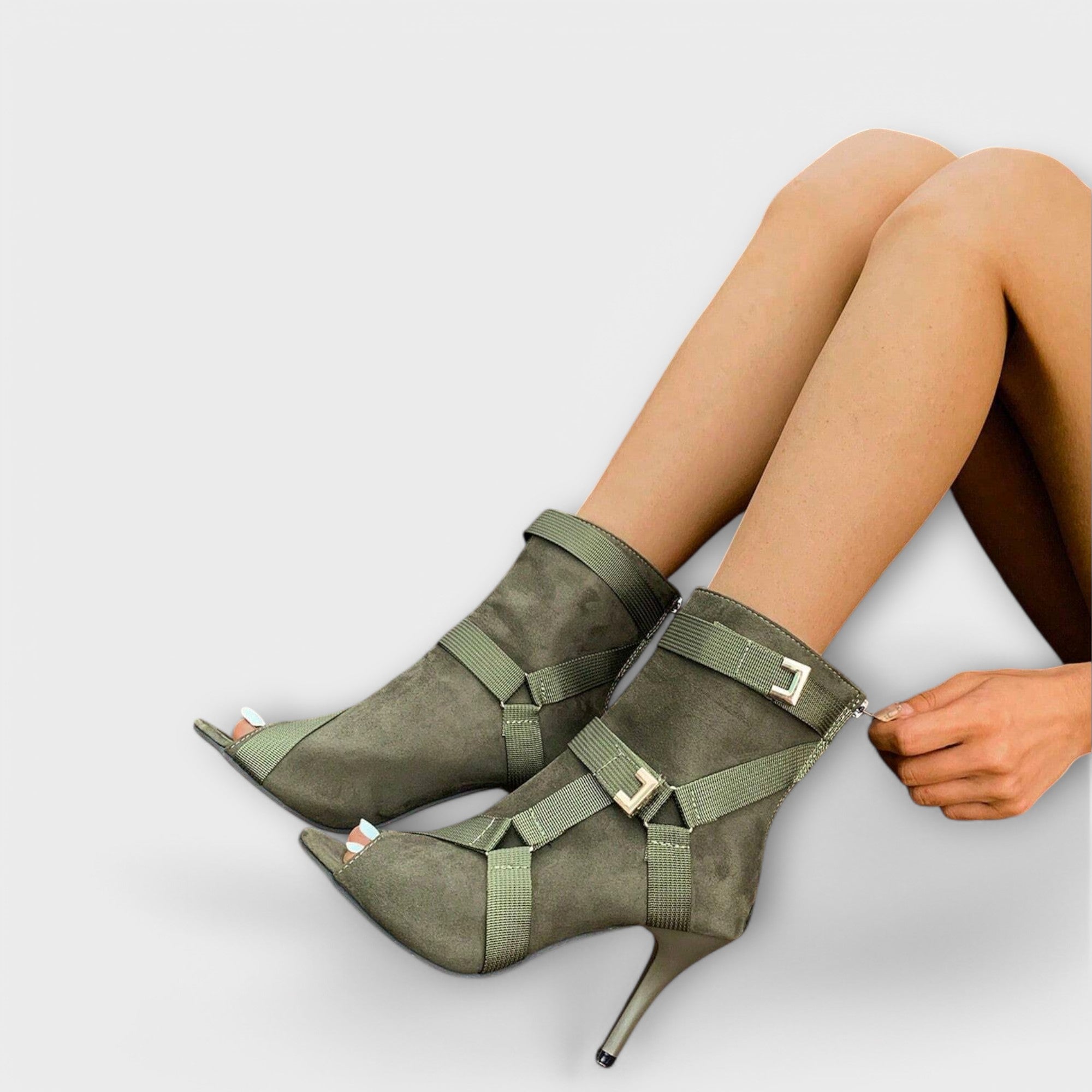 Elegant high-heeled sandals with an open toe