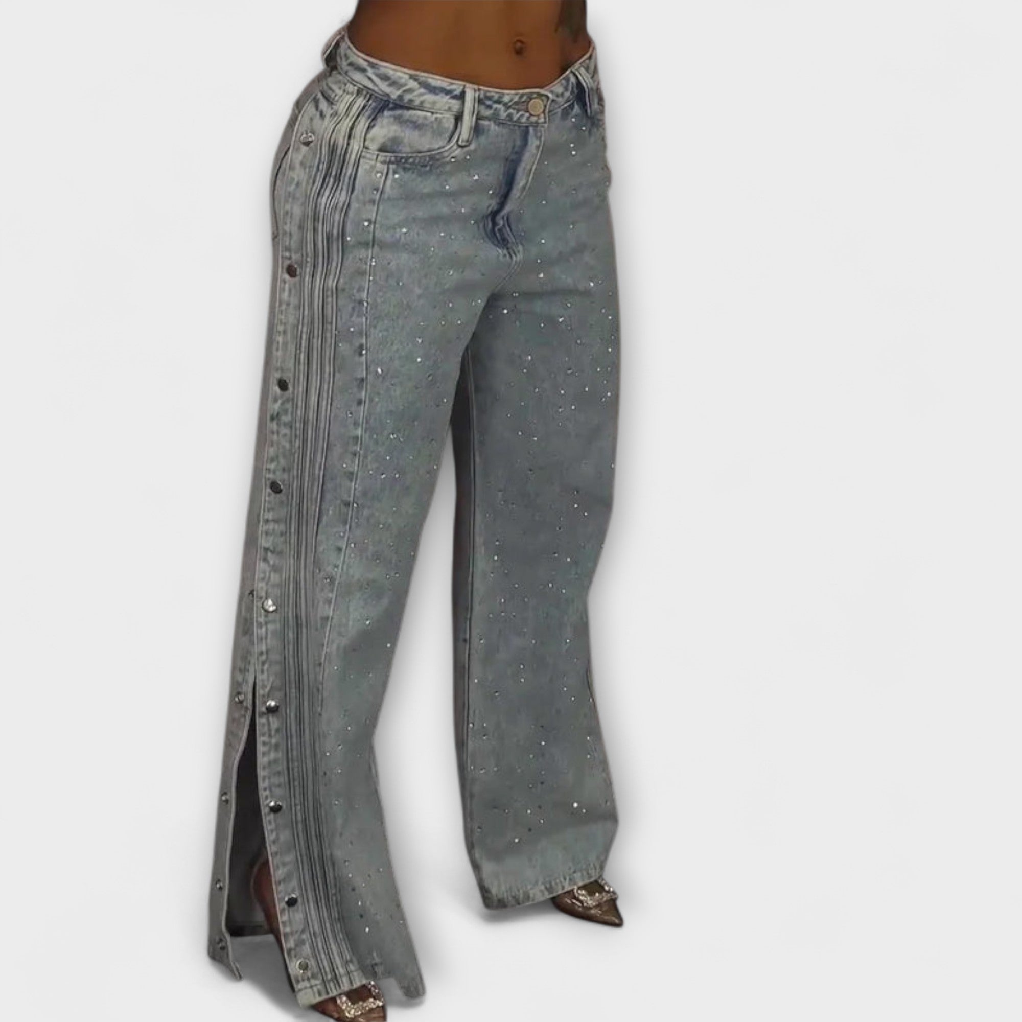 Nola - High-waisted jeans with rhinestones and side buttons