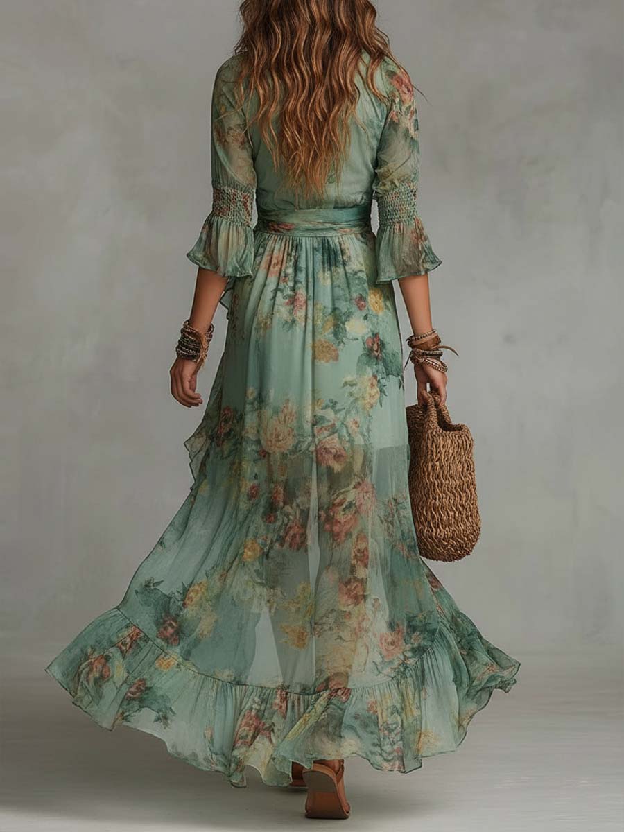 Aurora - lang blomstret boho-kjole med romantisk asymmetrisk kant