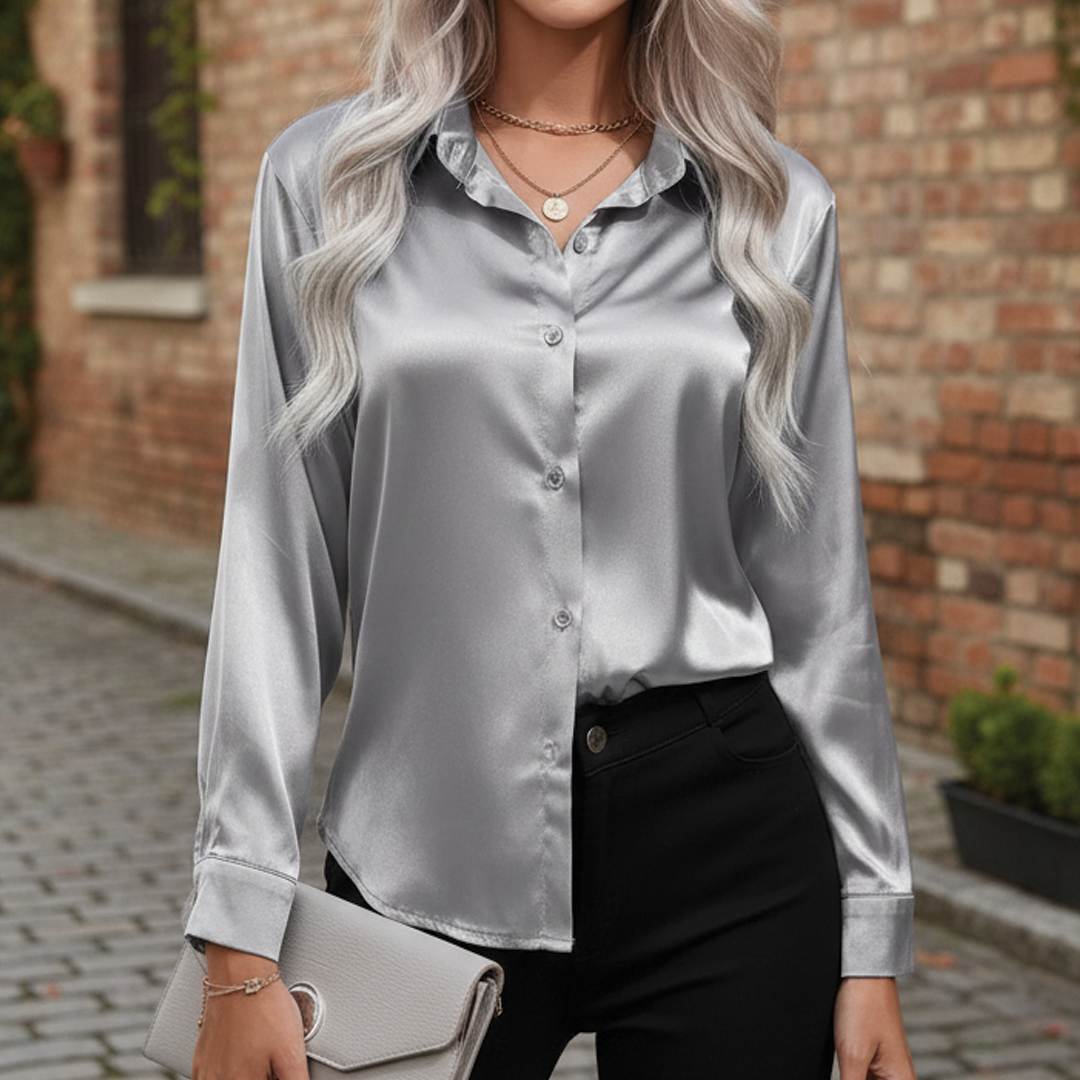 Brienna - Flatterende Satinbluse