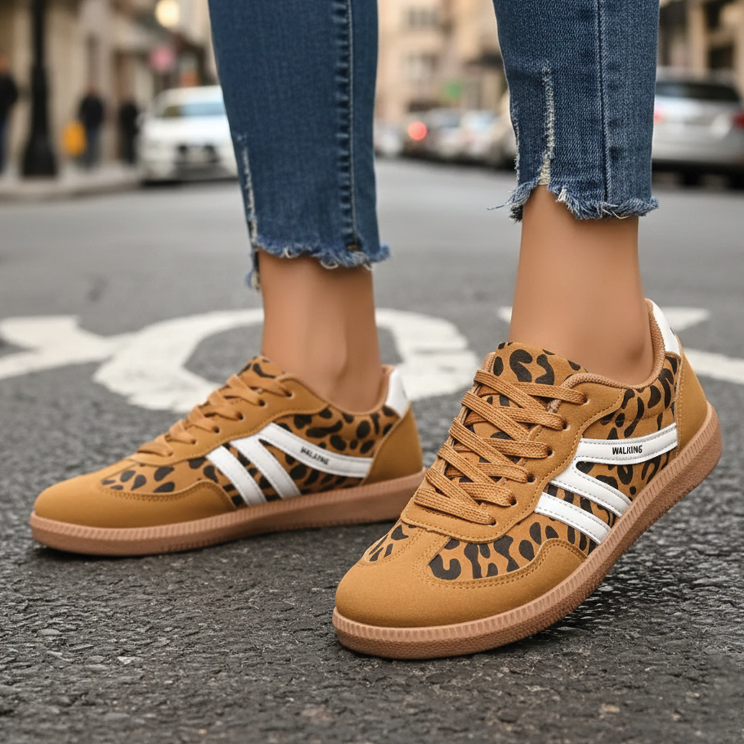 Nora - Lave sneakers med snørebånd
