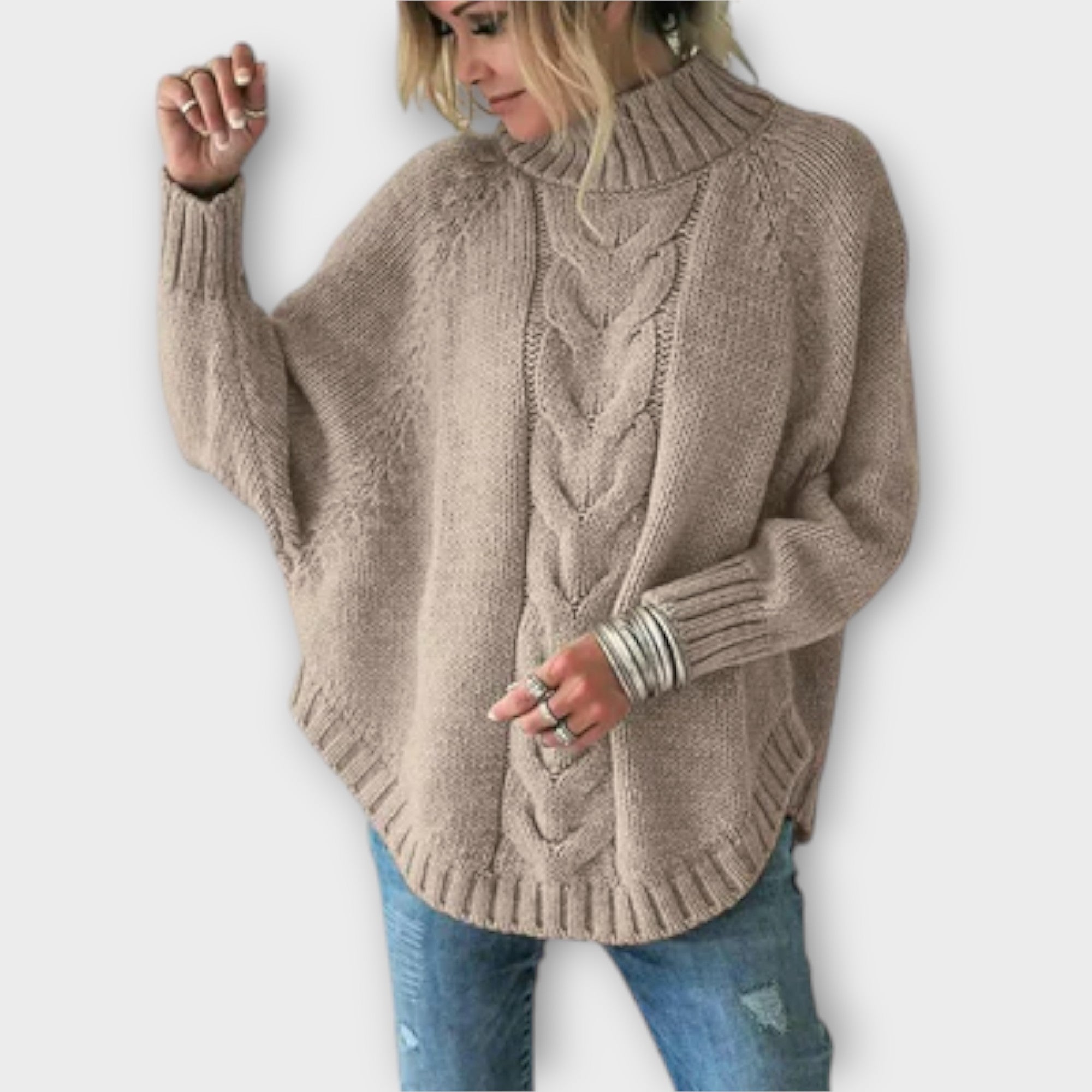 Elysian - knitted sweater with cable pattern