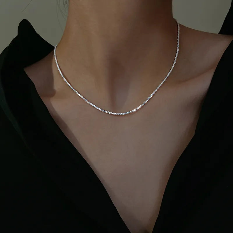 Elegant collarbone necklace 