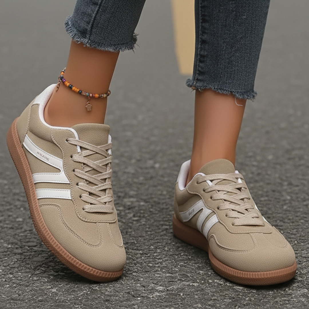 Nora - Lave sneakers med snørebånd