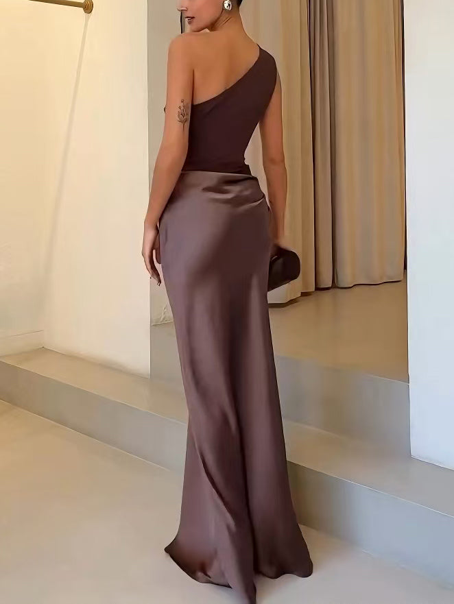 Anita™ | Elegant Plisseret Fest Maxikjole med Asymmetrisk Skulder