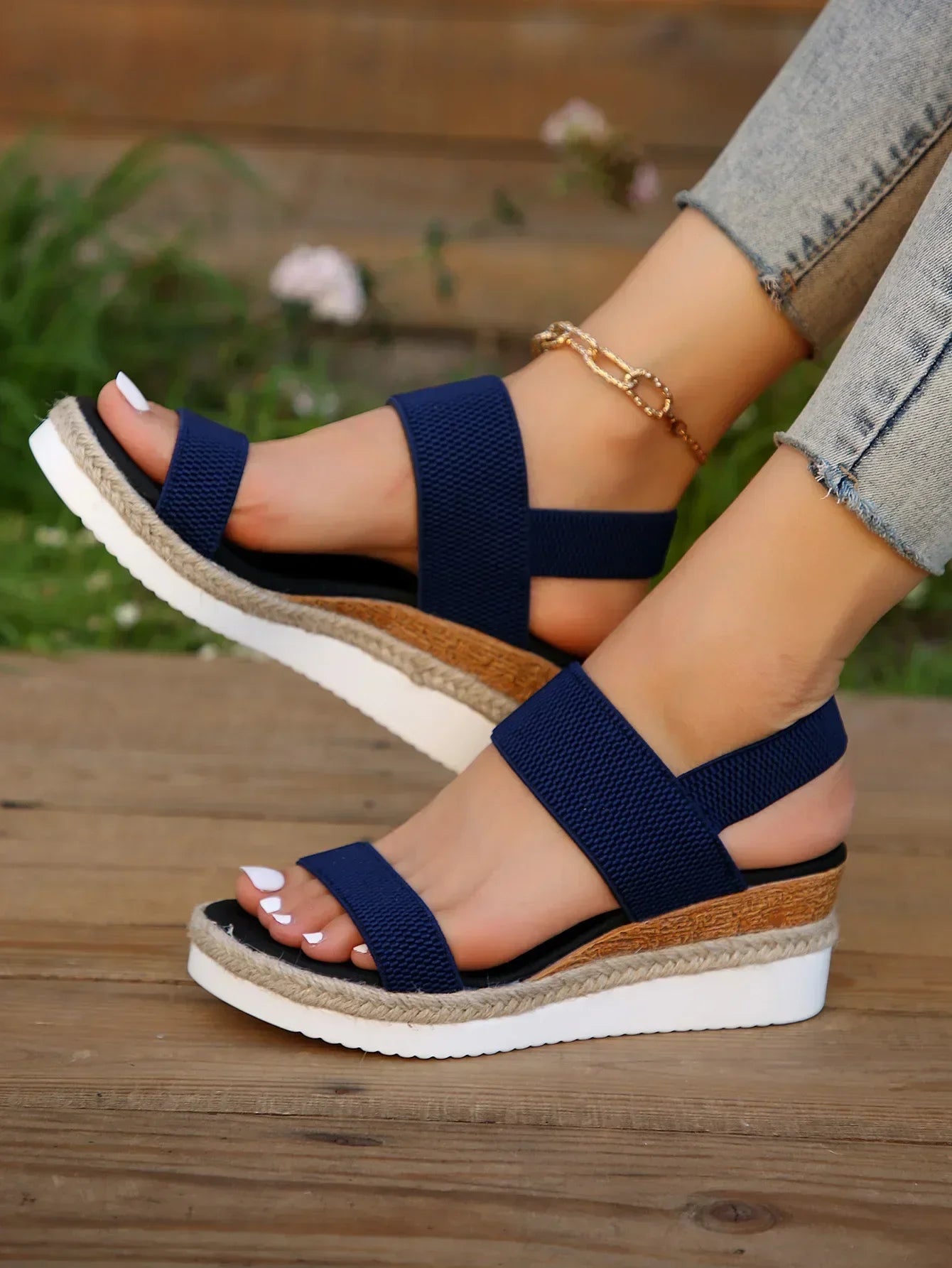 Yuri - Everyday Slip-On Sandals