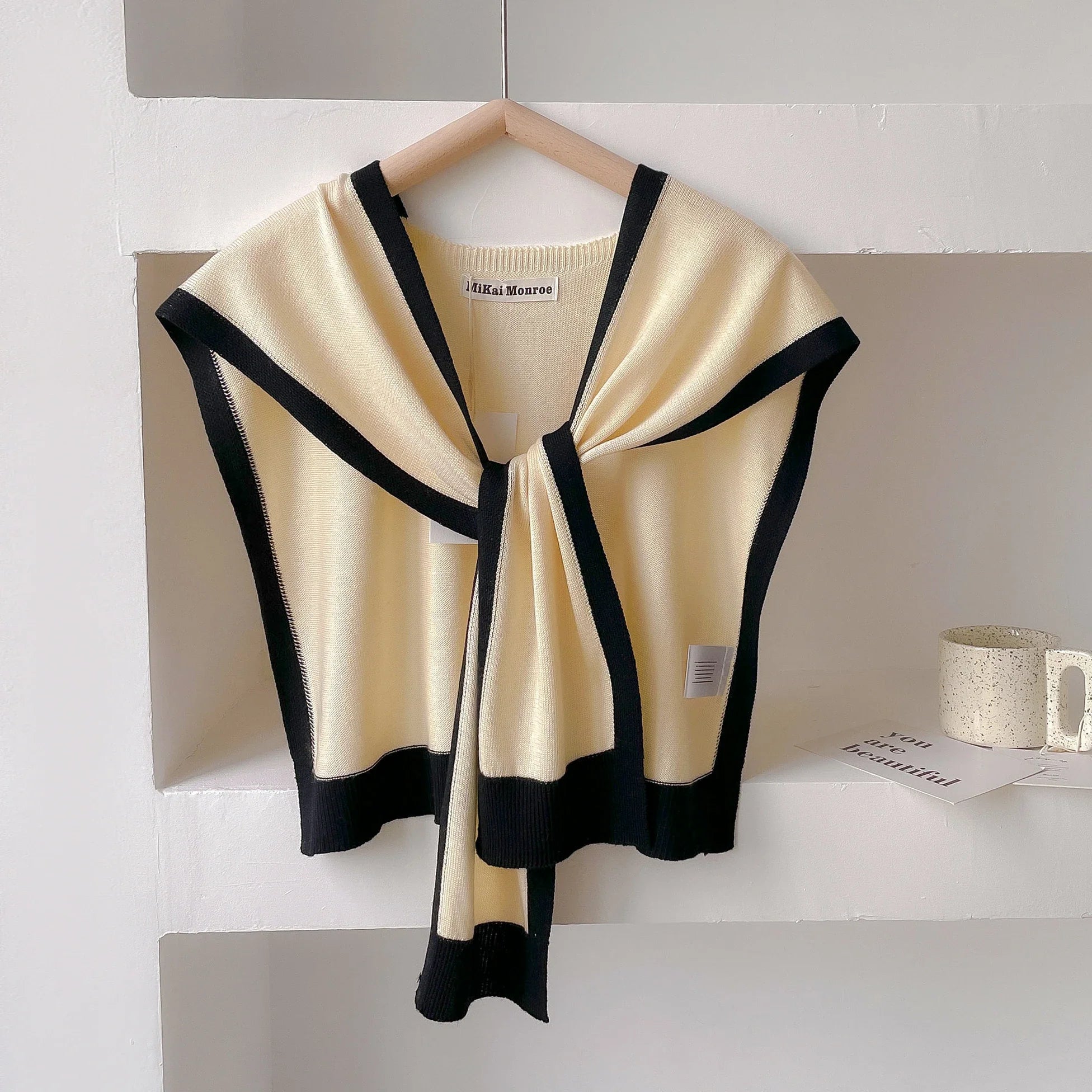 Lenzia – Striped Knit Shoulder Shawl