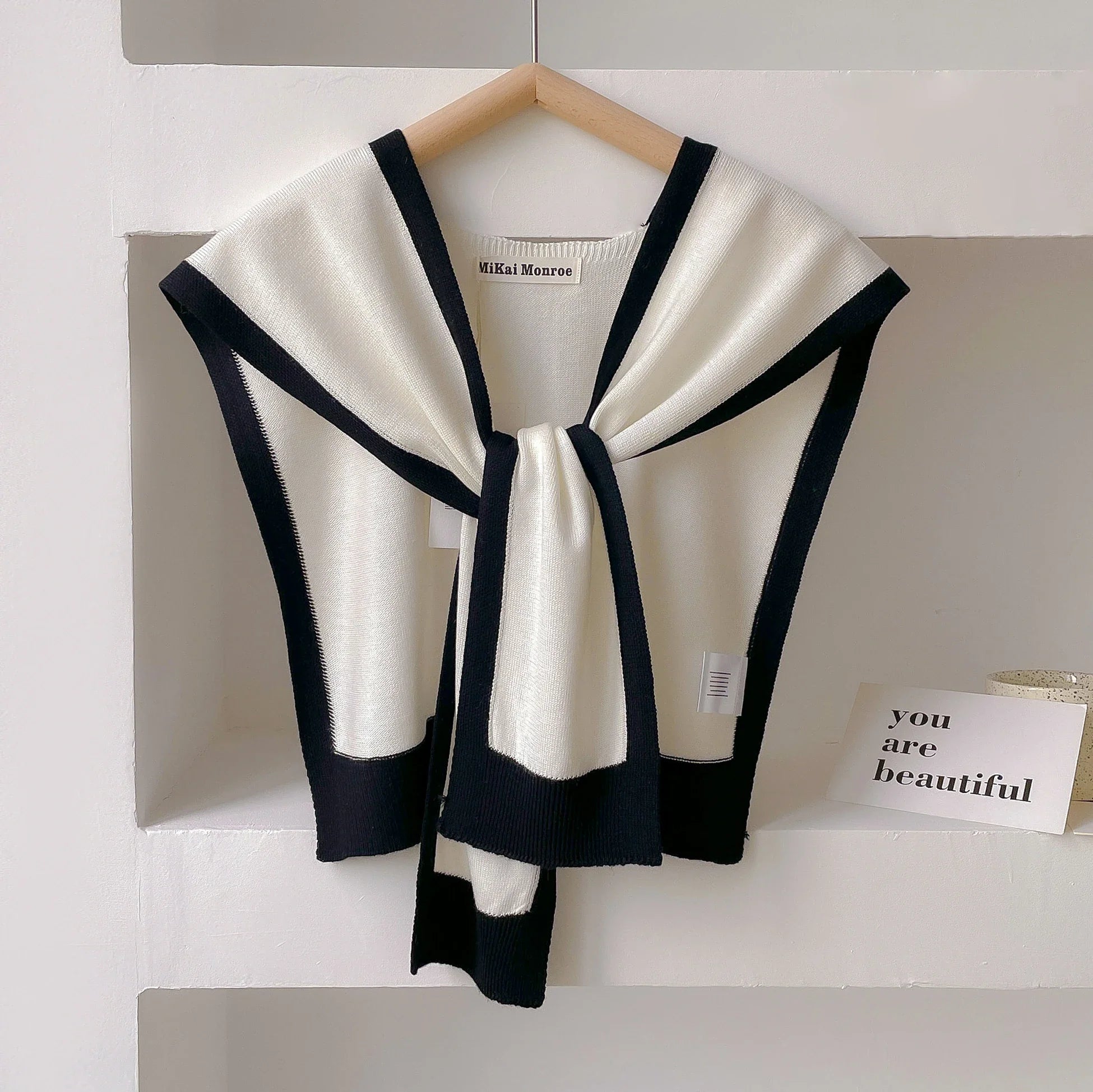 Lenzia – Striped Knit Shoulder Shawl