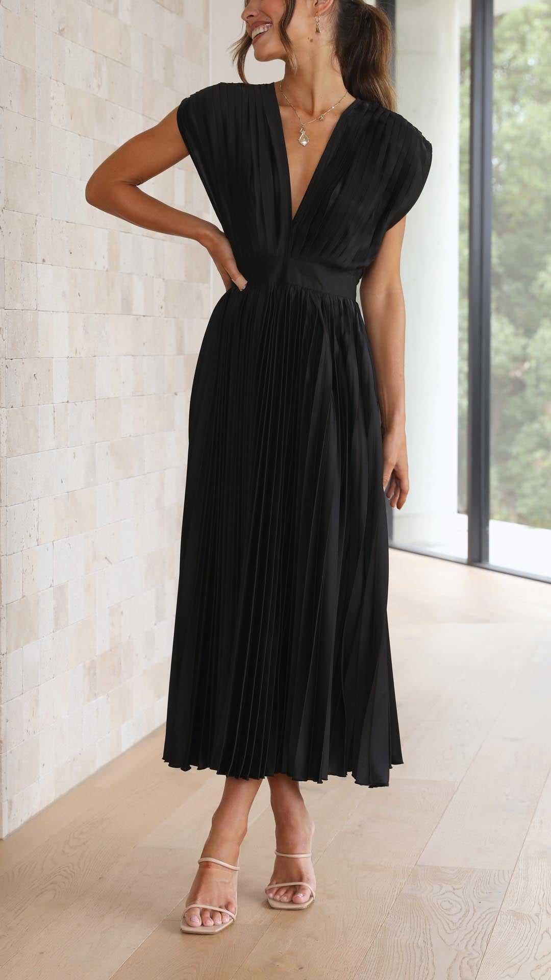Pivelle - Pleated Maxi Dress