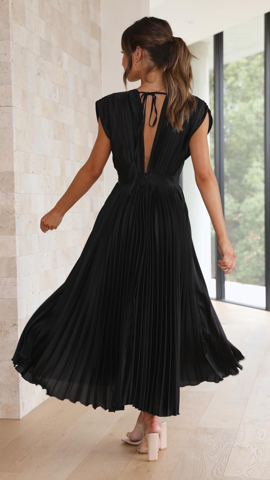 Pivelle - Pleated Maxi Dress