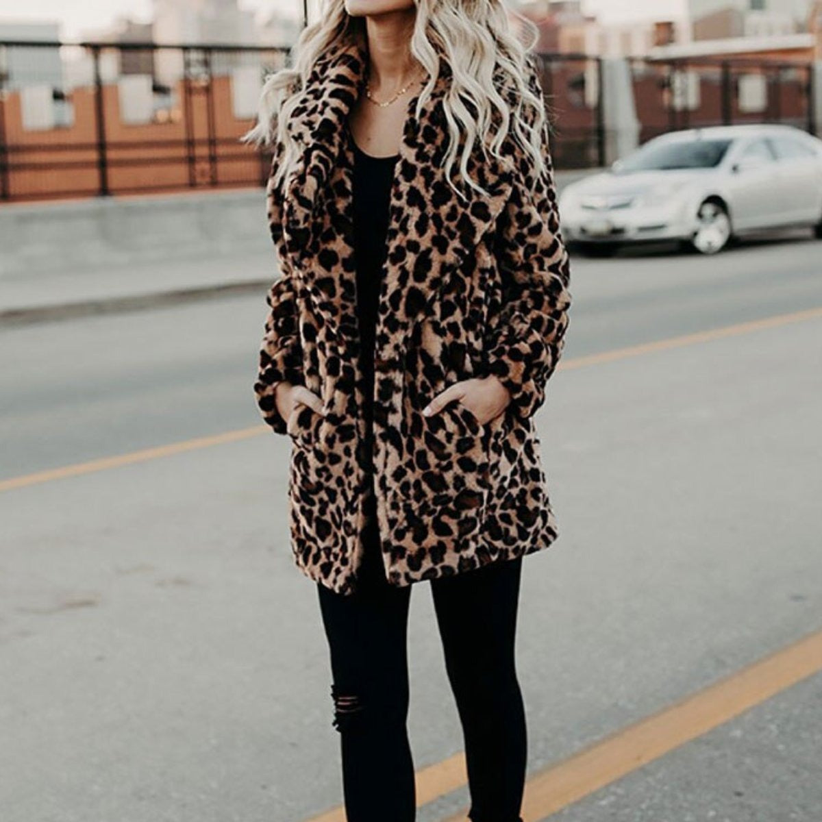 Estiloso Abrigo de Pelo Sintético para Mujer Estampado-Leopardo Efecto-Peluche Cuello-Solapa