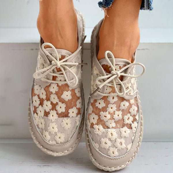 Hannah - Embroidered Lace Shoes