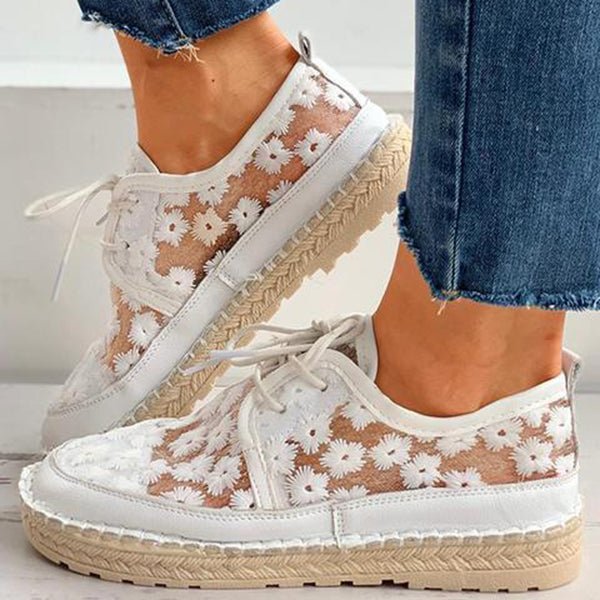 Hannah - Embroidered Lace Shoes